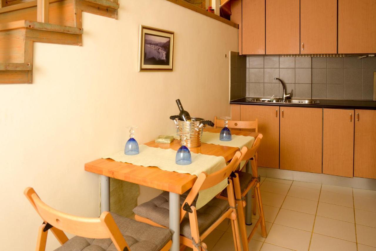 Agali 1 Superior Maisonette Kalamata Bagian luar foto