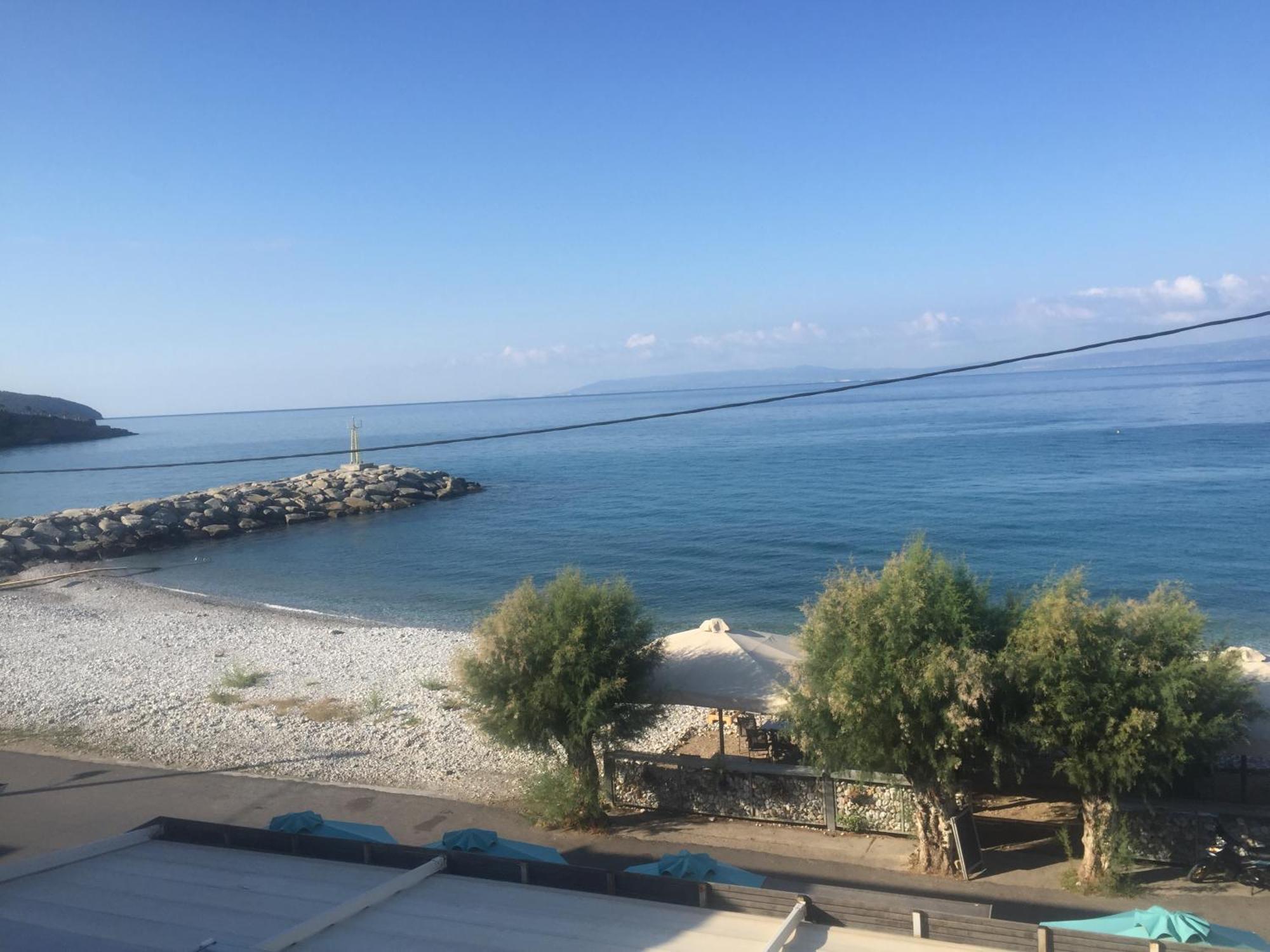Agali 1 Superior Maisonette Kalamata Bagian luar foto